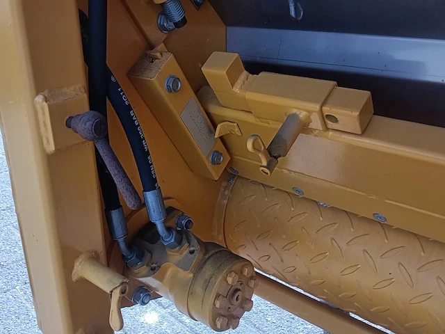 Volvo cs 750 hydraulische splitstrooier / chip spreader 1.680 mm – dd85/dd95 - afbeelding 11 van  13