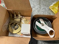 Volvo different parts (2x) - afbeelding 1 van  2