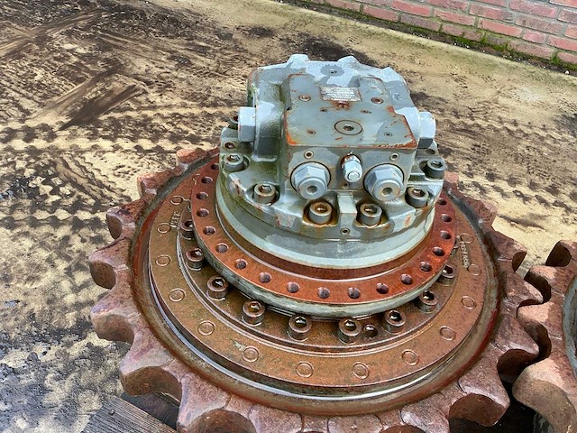 Volvo em140-74/141-1 2x rupsmotor - afbeelding 6 van  18