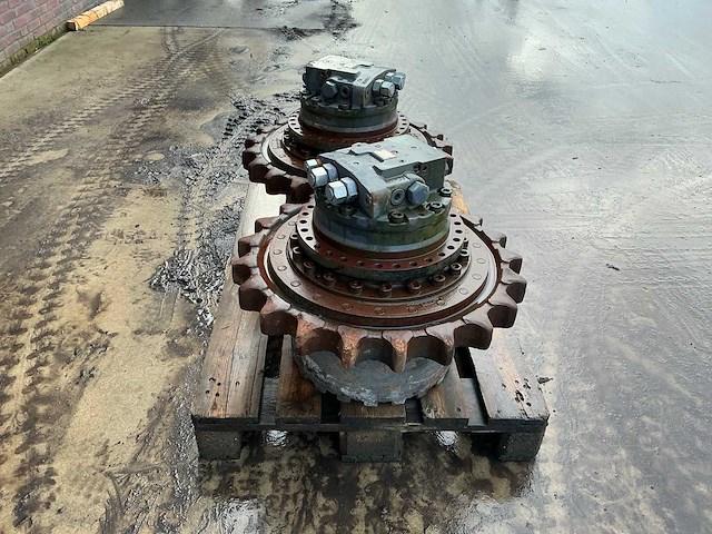 Volvo em140-74/141-1 2x rupsmotor - afbeelding 13 van  18