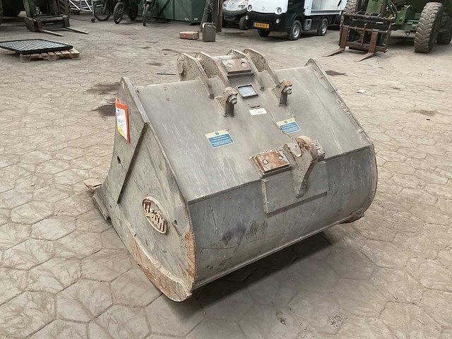 Volvo ew180 s1 graafbak - afbeelding 1 van  6