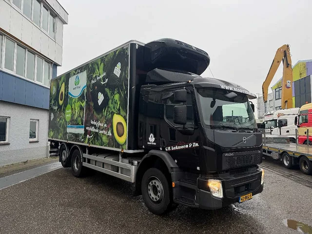Volvo fe refrigerated truck with dhollandia tail lift | 42-bkg-5 i - afbeelding 2 van  15