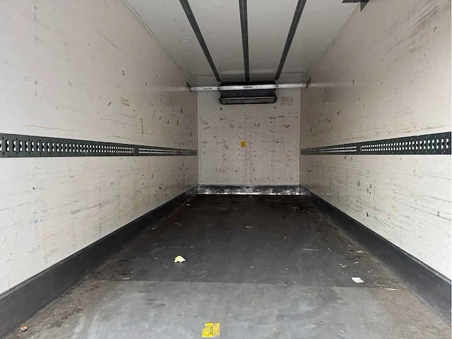 Volvo fe refrigerated truck with dhollandia tail lift | 42-bkg-5 i - afbeelding 11 van  15