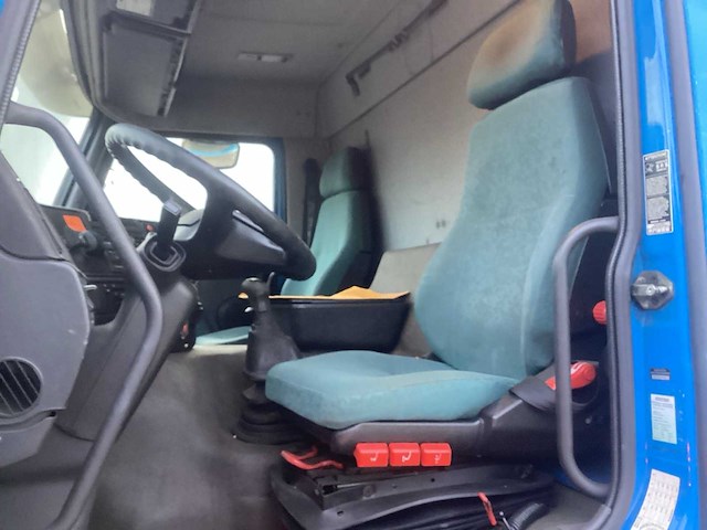 Volvo fm 7 vrachtwagen - afbeelding 2 van  15