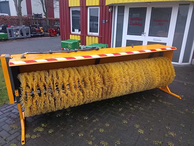 Volvo hydraulische veegborstel 3.050 mm met 19 reserveborstels - afbeelding 2 van  9