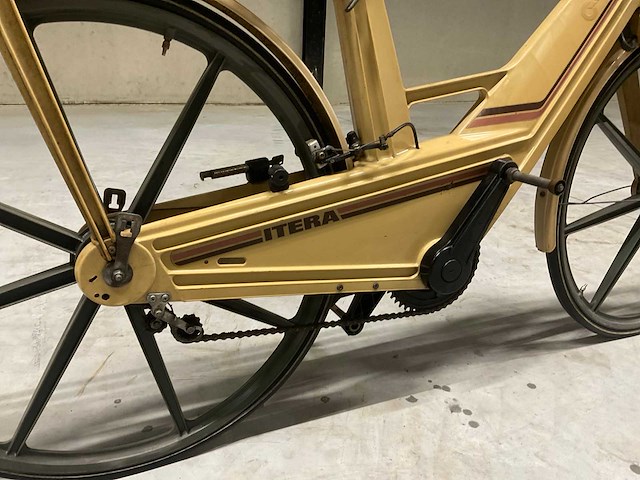 Volvo itera plastic fiets - afbeelding 2 van  11