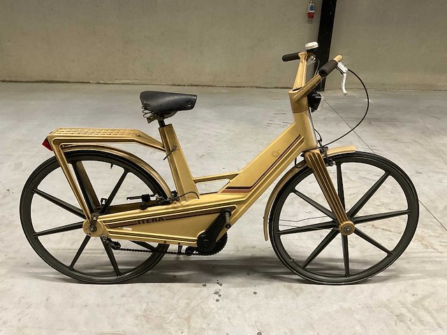 Volvo itera plastic fiets - afbeelding 7 van  11
