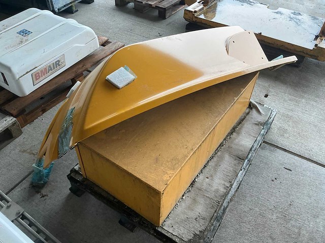 Volvo motorkap, opbergkist - afbeelding 5 van  10