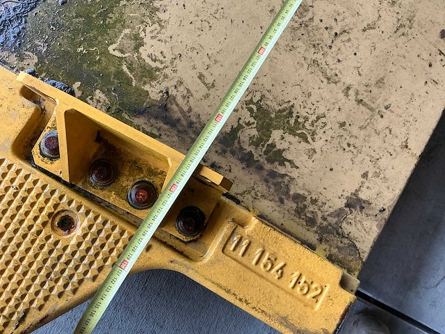 Volvo r168 contragewichten - afbeelding 2 van  10