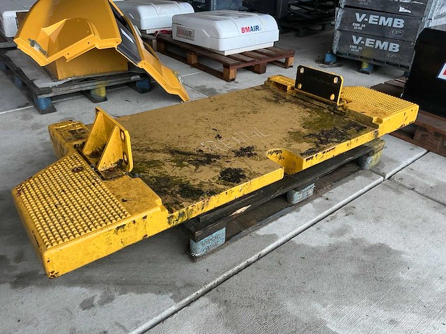Volvo r168 contragewichten - afbeelding 6 van  10