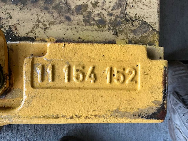 Volvo r168 contragewichten - afbeelding 10 van  10