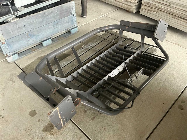 Volvo radiator gril beschermer - afbeelding 4 van  9