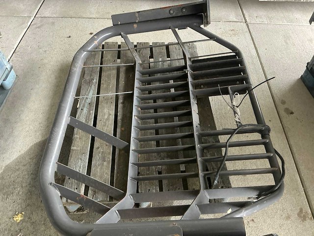 Volvo radiator gril beschermer - afbeelding 5 van  9