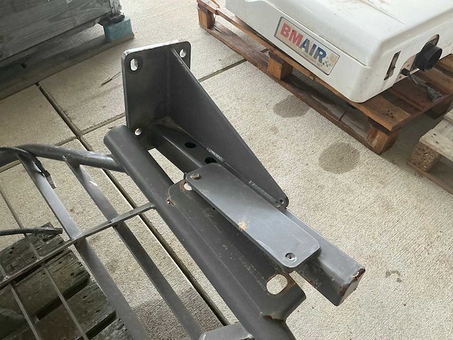 Volvo radiator gril beschermer - afbeelding 7 van  9