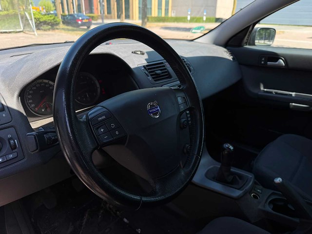 Volvo s40 1.8 momentum, 62-px-ng - afbeelding 10 van  13