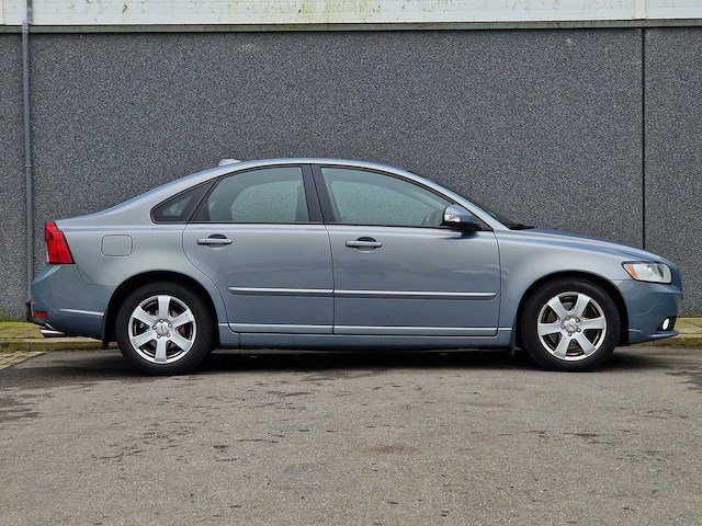 Volvo s40 2.0 d3 momentum | 32-skl-5 - afbeelding 19 van  33