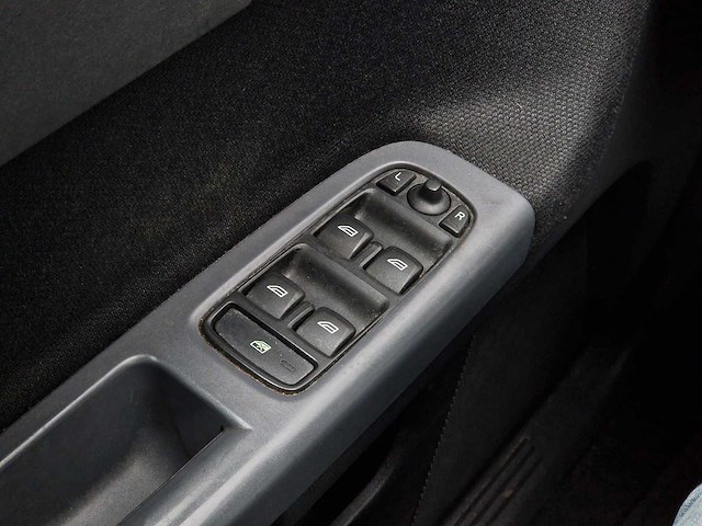 Volvo s40 2.0 d3 momentum | 57-01-16 - afbeelding 8 van  26