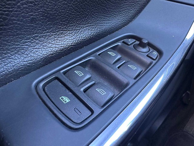 Volvo s60 1.6 t3 kinetic; 17-xlg-5 - afbeelding 2 van  17