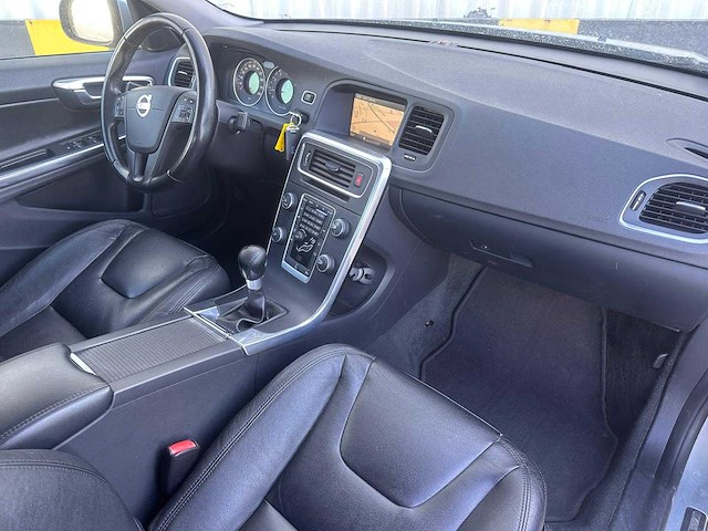 Volvo s60 1.6 t3 kinetic; 17-xlg-5 - afbeelding 3 van  17