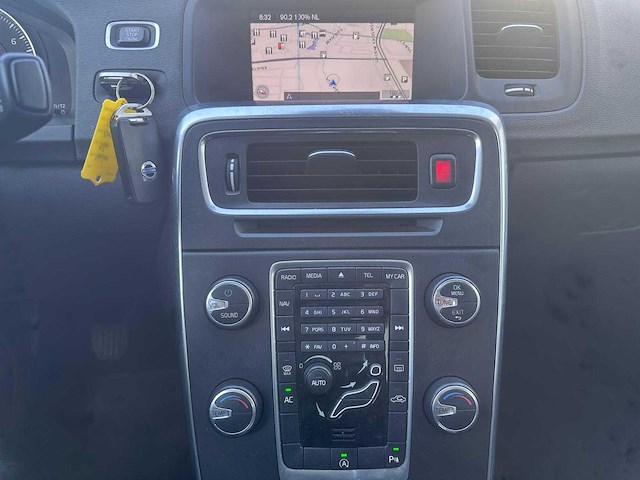 Volvo s60 1.6 t3 kinetic; 17-xlg-5 - afbeelding 7 van  17