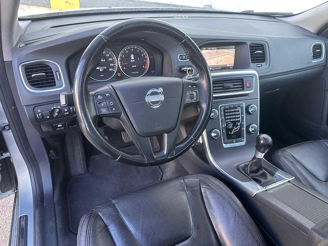 Volvo s60 1.6 t3 kinetic; 17-xlg-5 - afbeelding 16 van  17