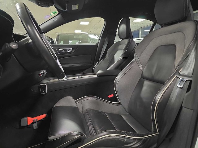 Volvo s60 2.0 b4 r-design 2021 | l-236-fz - afbeelding 12 van  30