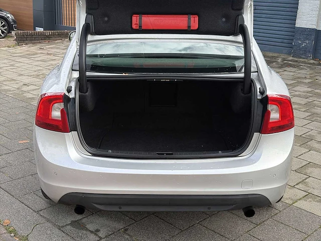 Volvo s60 2.0t | 53-nhd-5 i - afbeelding 17 van  29