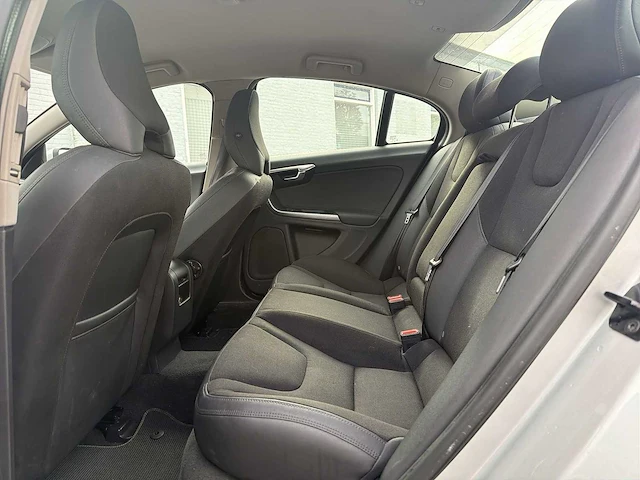 Volvo s60 2.0t | 53-nhd-5 i - afbeelding 18 van  29