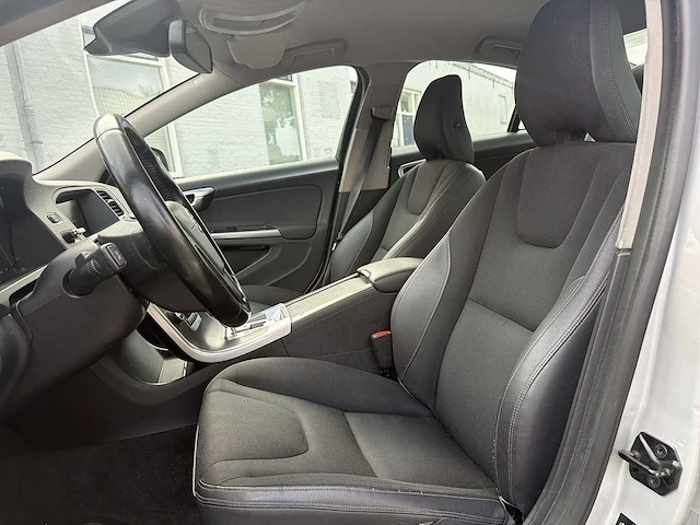 Volvo s60 2.0t | 53-nhd-5 i - afbeelding 24 van  29