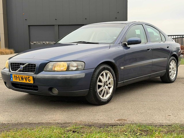 Volvo s60 2.4 2003 | 11-ln-vg iaw - afbeelding 1 van  22