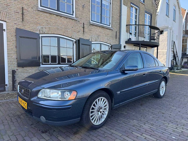 Volvo s60 2.4 kinetic automaat 57-rf-ng - afbeelding 1 van  20