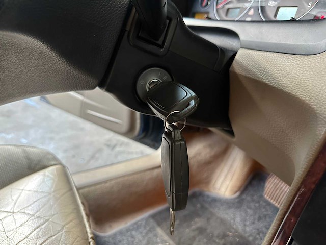 Volvo s60 2.4d momentum 163pk 2007, 07-xl-gt - afbeelding 32 van  38