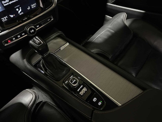 Volvo s90 2.0 d4 inscription 190pk 2016, h-594-bn - afbeelding 32 van  60