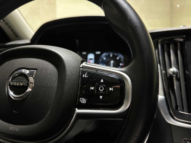 Volvo s90 2.0 d4 inscription 190pk 2016, h-594-bn - afbeelding 28 van  60