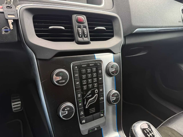 Volvo v40 - 2.0 d2 oc. race bns,* gj-701-s - afbeelding 4 van  21