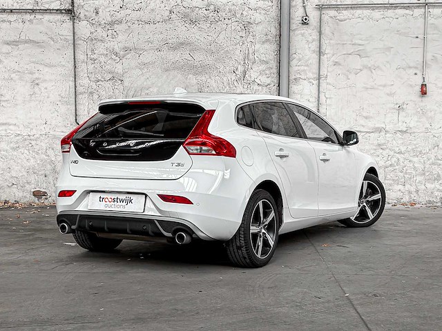 Volvo v40 1.5 t3 polar+ sport 152pk 2019, g-819-bh - afbeelding 2 van  42