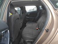 Volvo v40 1.6 d2 kinetic; 6-kvn-14 - afbeelding 7 van  13