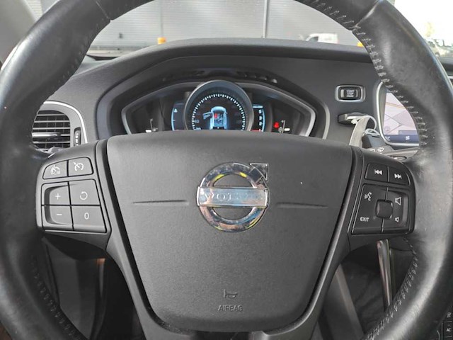 Volvo v40 1.6 d2 kinetic; 6-kvn-14 - afbeelding 2 van  16