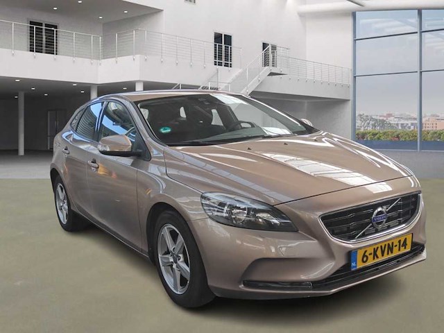 Volvo v40 1.6 d2 kinetic; 6-kvn-14 - afbeelding 12 van  13