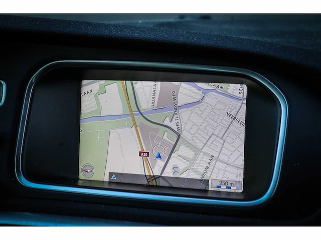 Volvo v40 1.6 d2 momentum*, 66-zrk-5 - afbeelding 3 van  17