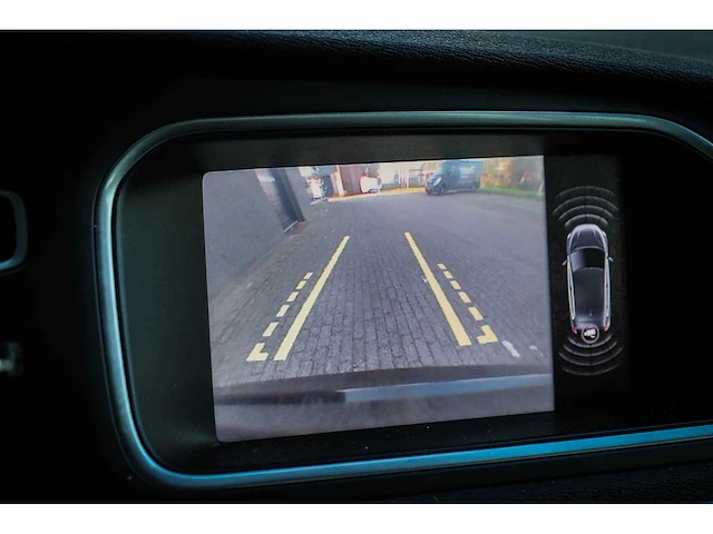 Volvo v40 1.6 d2 momentum*, 66-zrk-5 - afbeelding 4 van  17