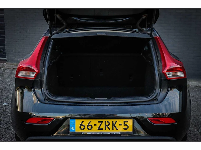 Volvo v40 1.6 d2 momentum*, 66-zrk-5 - afbeelding 6 van  17