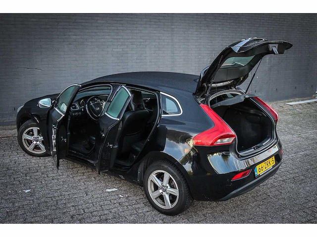 Volvo v40 1.6 d2 momentum*, 66-zrk-5 - afbeelding 7 van  17