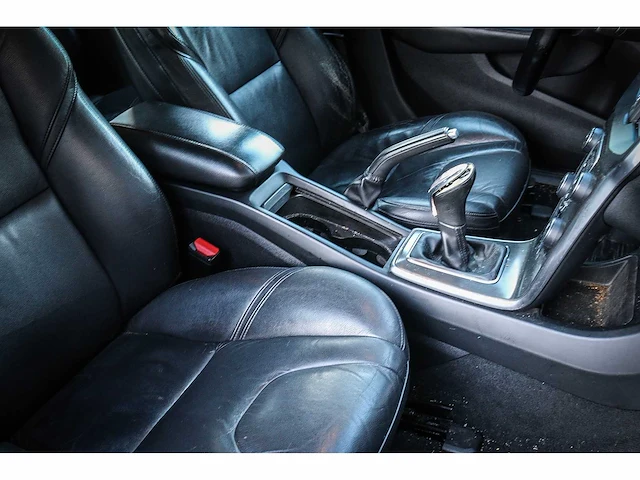 Volvo v40 1.6 d2 momentum*, 66-zrk-5 - afbeelding 9 van  17