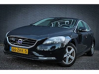 Volvo v40 1.6 d2 momentum*, 66-zrk-5 - afbeelding 1 van  17