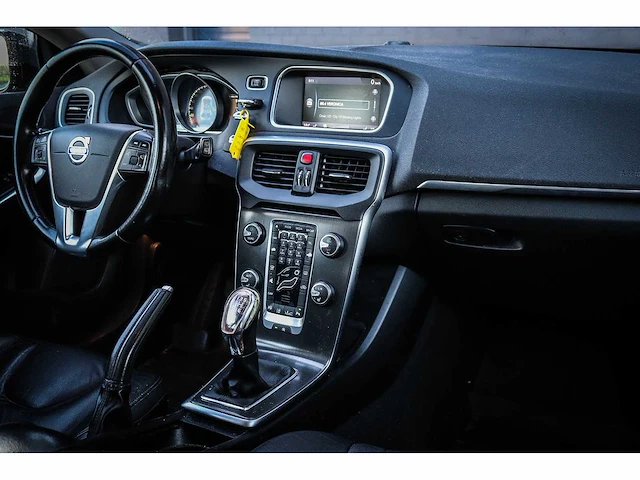 Volvo v40 1.6 d2 momentum*, 66-zrk-5 - afbeelding 17 van  17