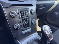Volvo v40 1.6 t3 kinetic; 9-sjr-26 - afbeelding 6 van  16