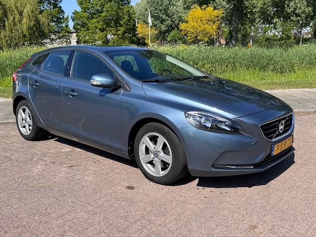 Volvo v40 1.6 t3 kinetic; 9-sjr-26 - afbeelding 10 van  16