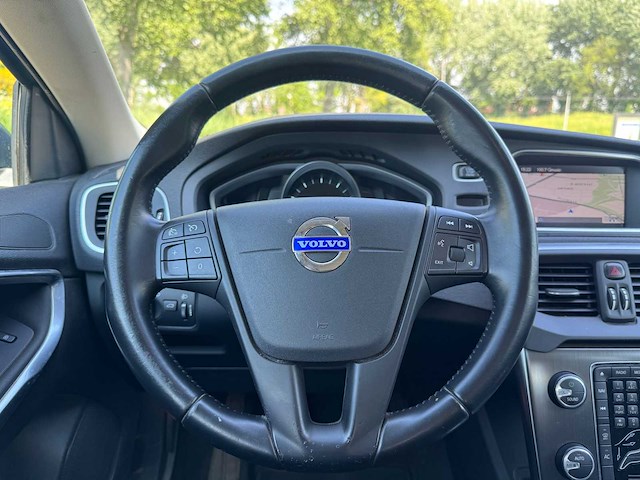 Volvo v40 1.6 t3 kinetic; 9-sjr-26 - afbeelding 16 van  16