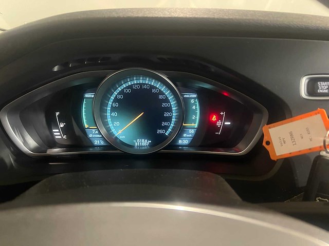 Volvo v40 1.6 t3 momentum, 13-zrn-6 - afbeelding 2 van  19